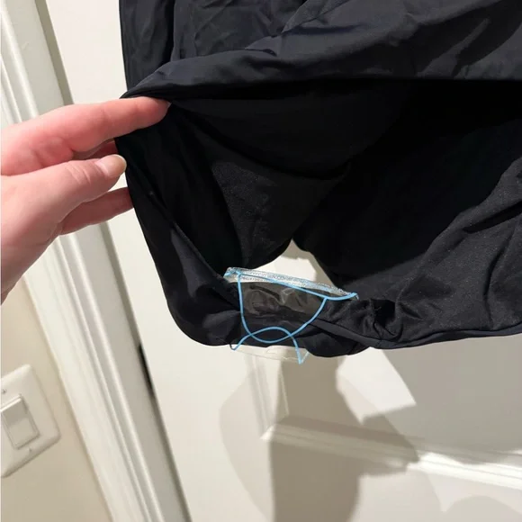 ASOS DESIGN Curve long sleeved swimsuit in black - Picture 4 of 5